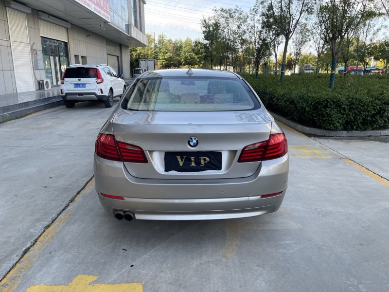 济宁13年宝马5系8
