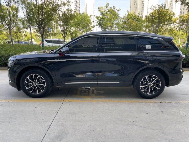 济宁24年林肯航海家7