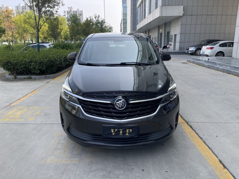 济宁22年别克GL81