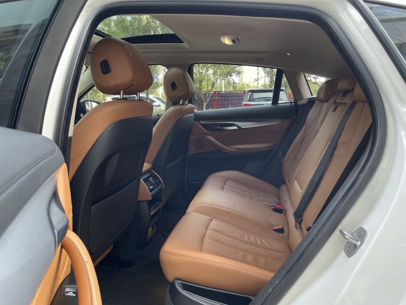 济宁17年宝马X67