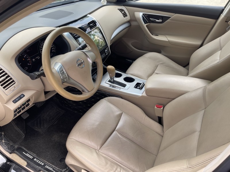 济宁19年日产天籁7