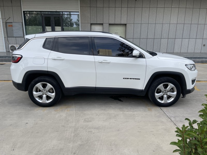 济宁18年Jeep指南者7