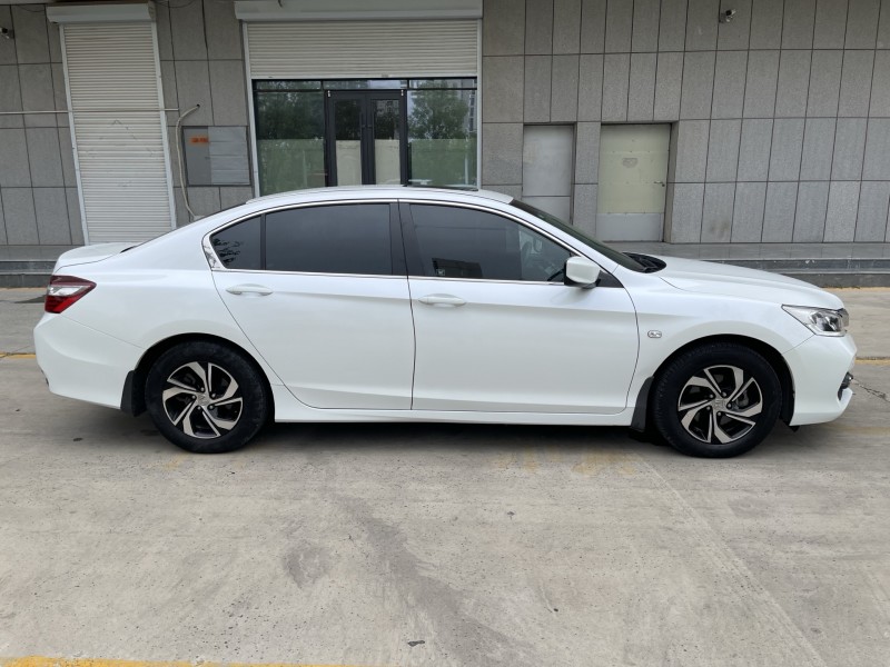 济宁16年本田雅阁3