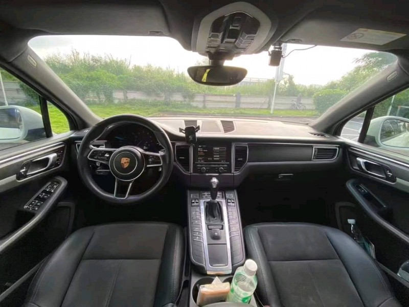 广州15年保时捷Macan7