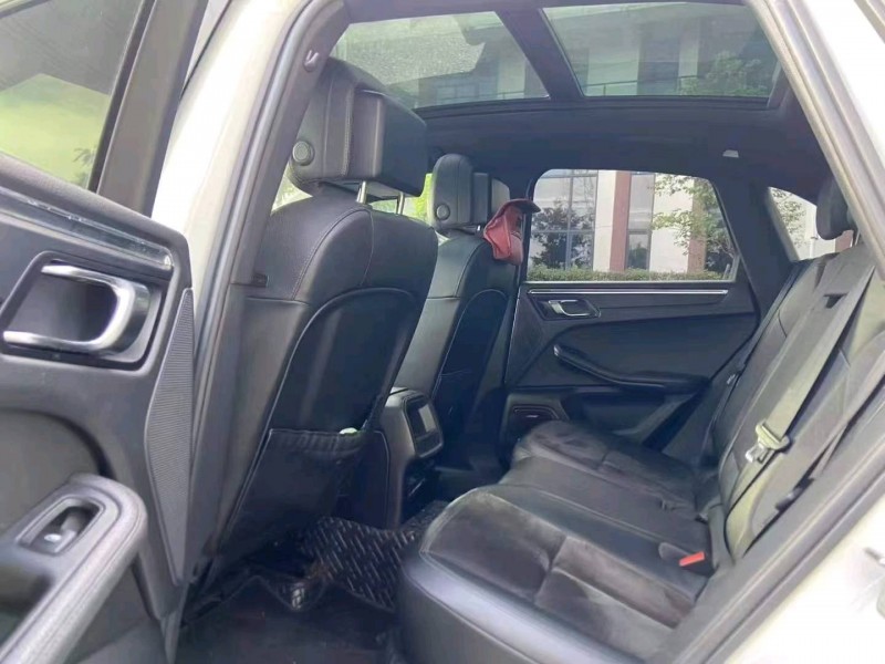 广州15年保时捷Macan8