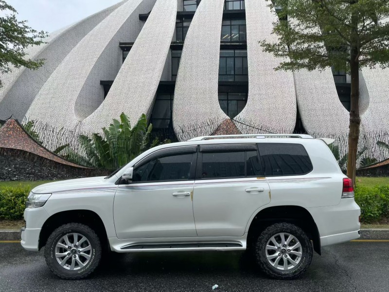 深圳20年丰田兰德酷路泽8