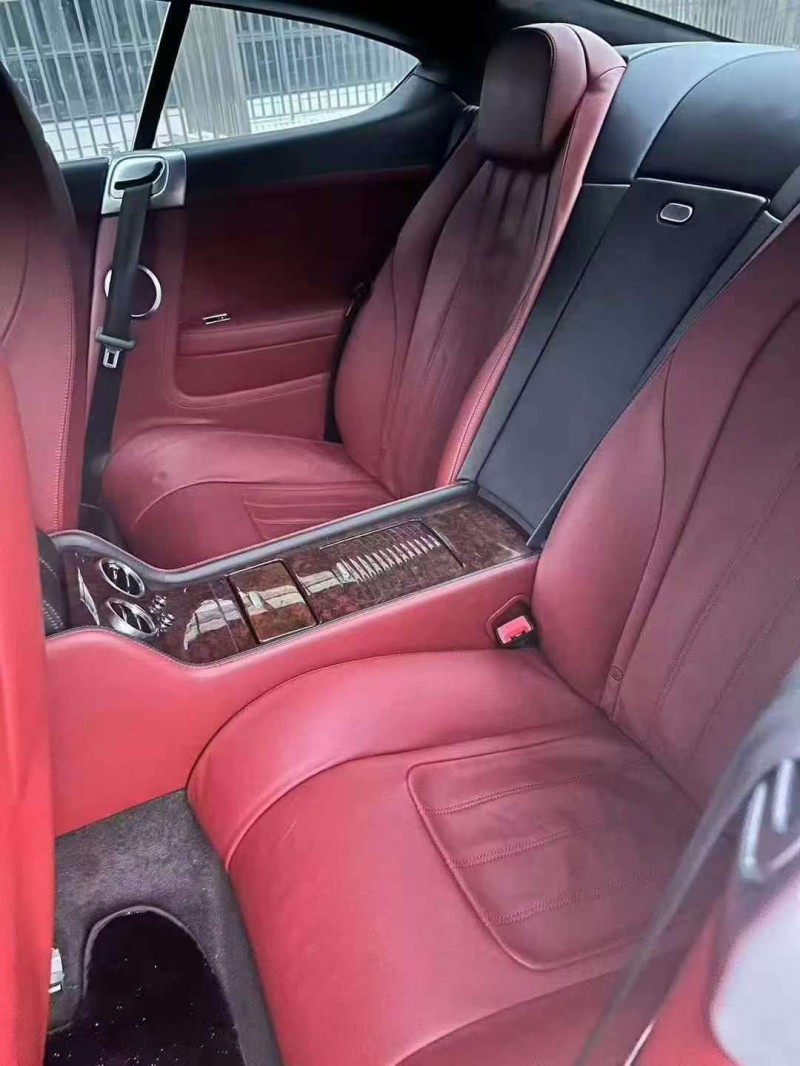 佛山14年宾利欧陆6