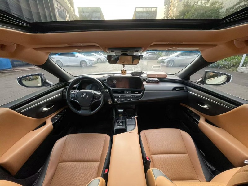 佛山22年雷克萨斯ES6