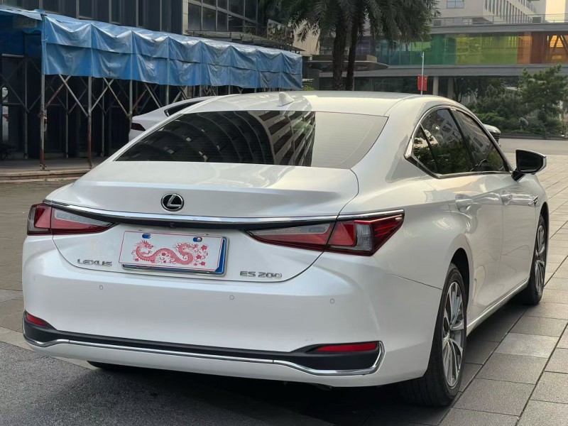 佛山22年雷克萨斯ES7