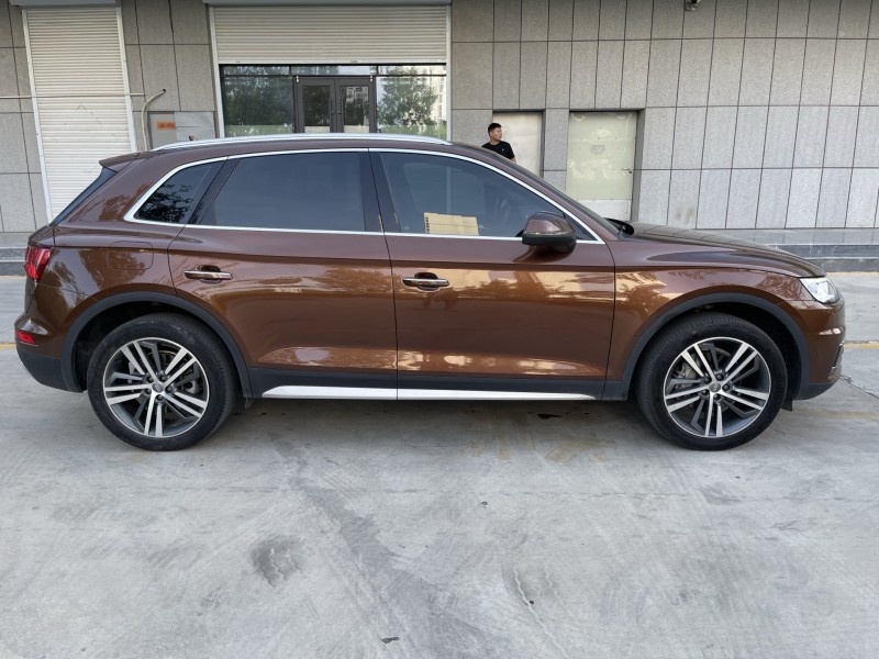 济宁19年奥迪Q59