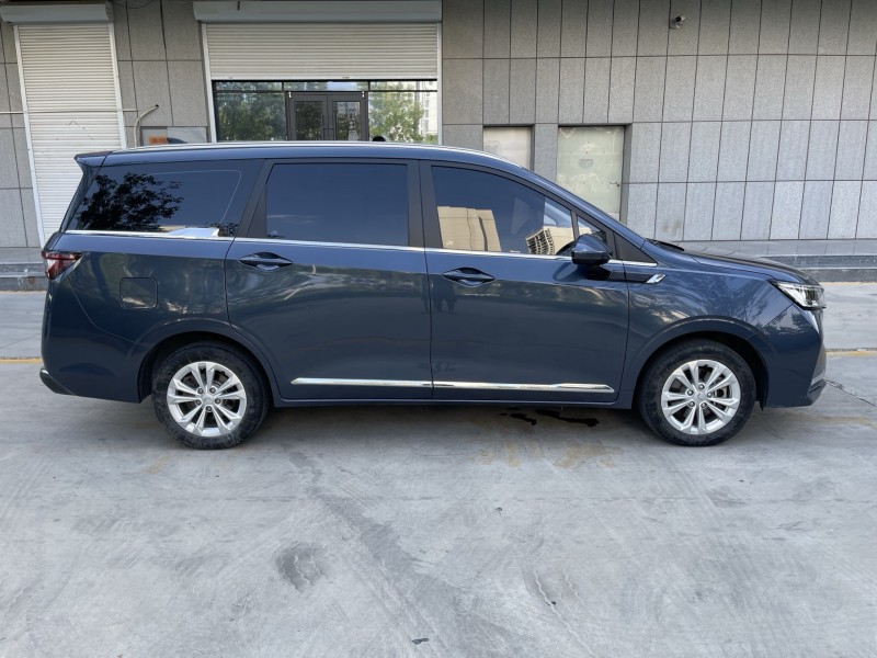 济宁22年五菱汽车佳辰8