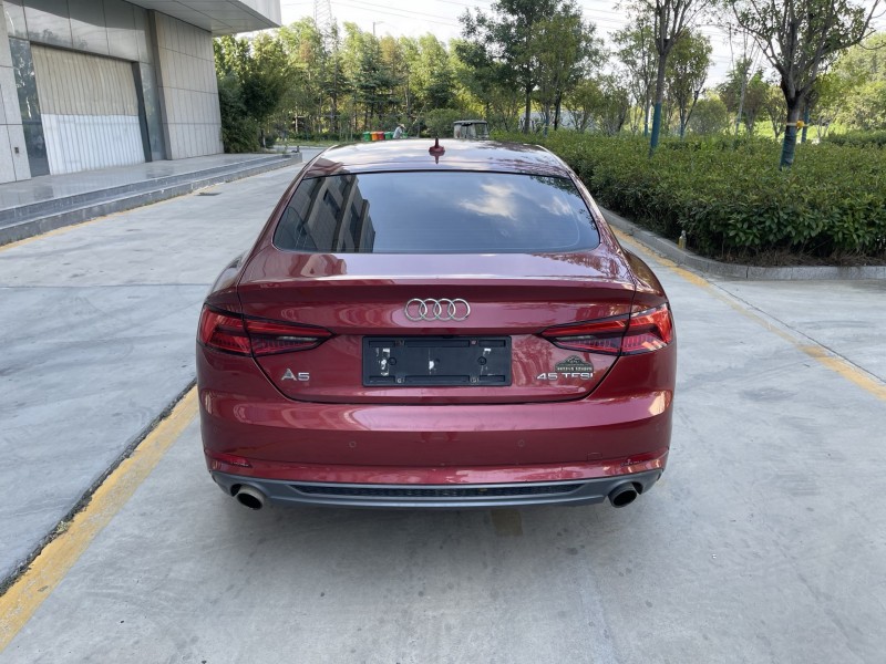 济宁17年奥迪A59