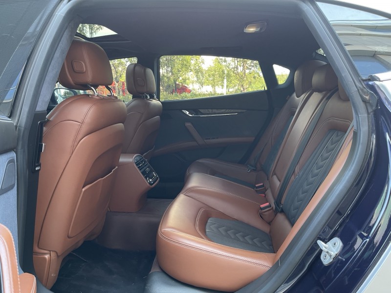 济宁17年玛莎拉蒂总裁7