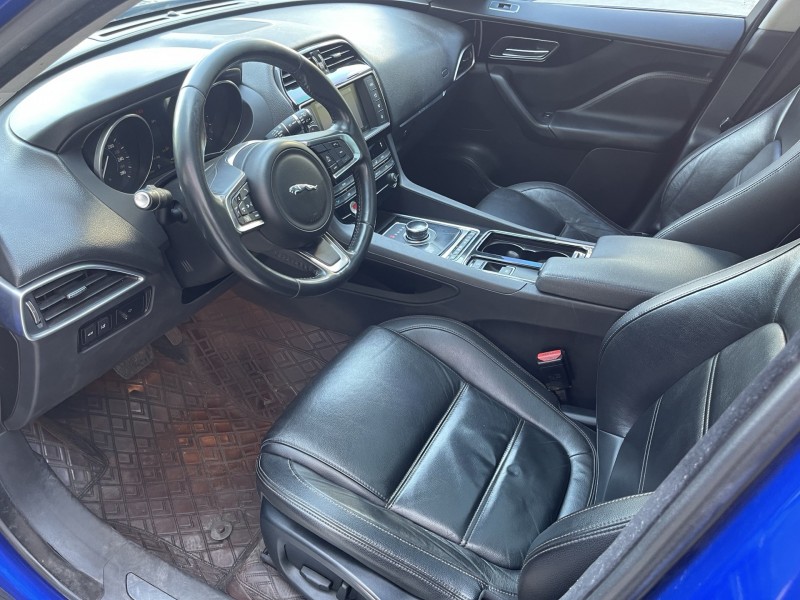 济宁17年捷豹F-PACE4