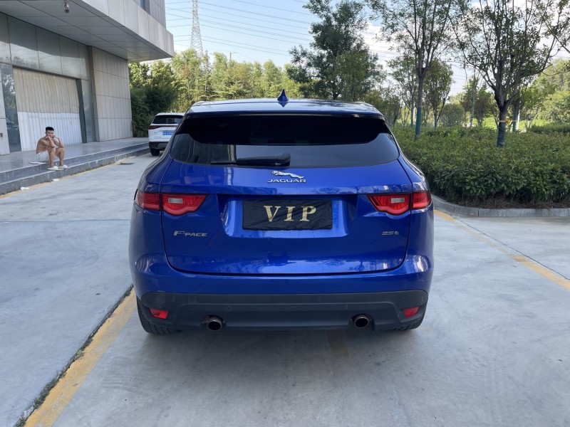 济宁17年捷豹F-PACE9