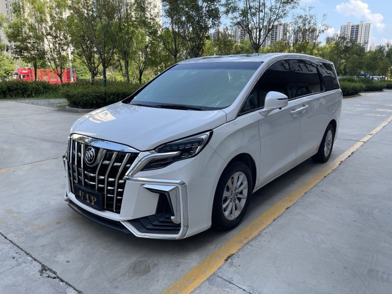 济宁21年别克GL83