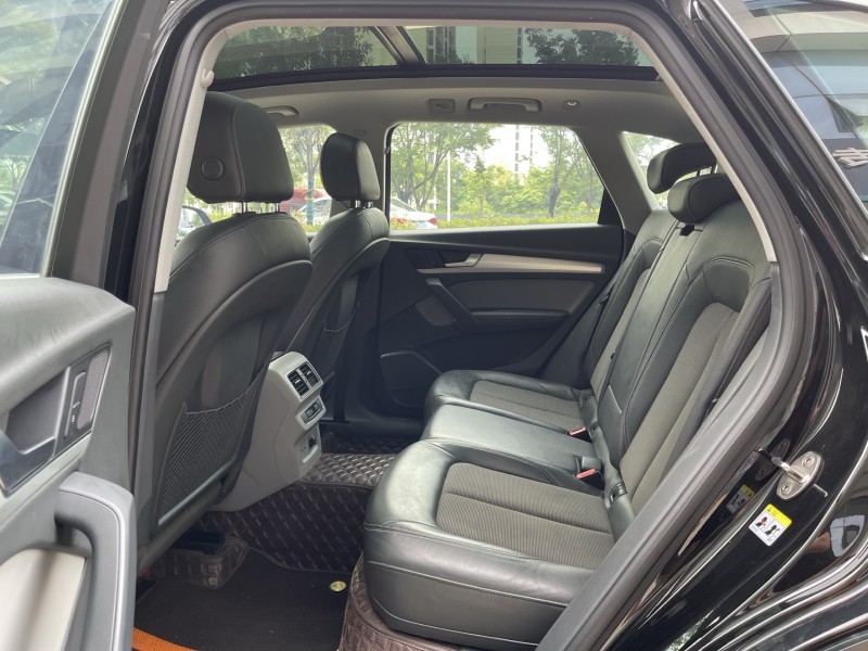 济宁20年奥迪Q56