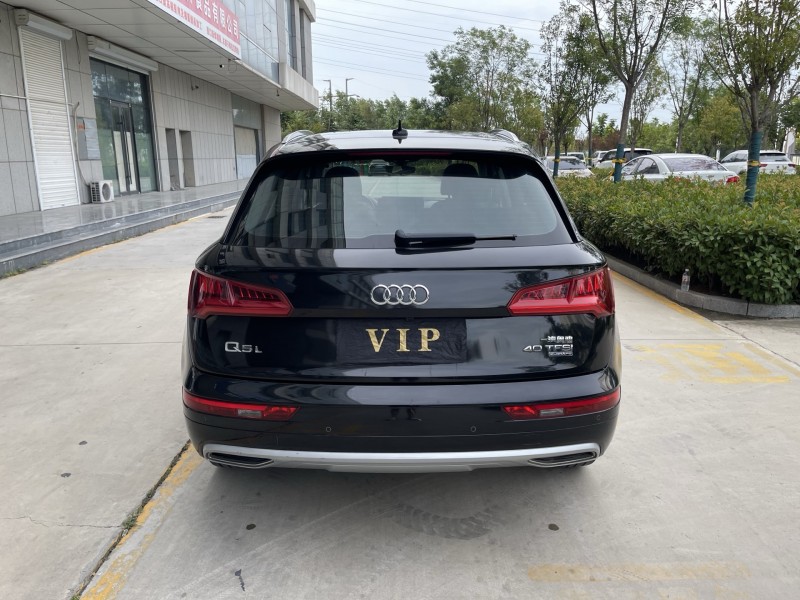 济宁20年奥迪Q59