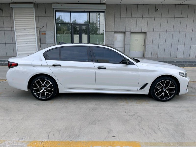 济宁24年宝马5系3