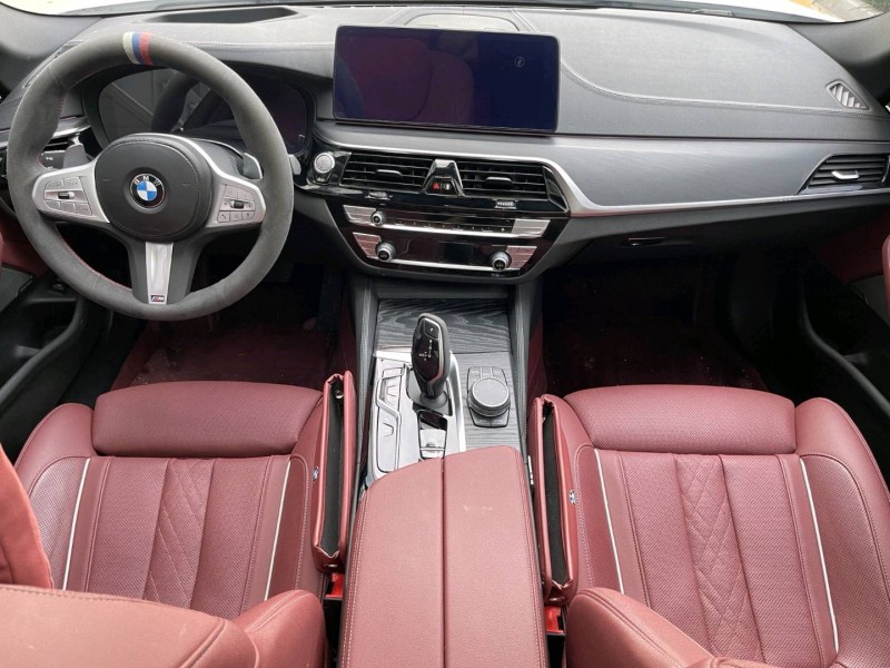 济宁24年宝马5系6