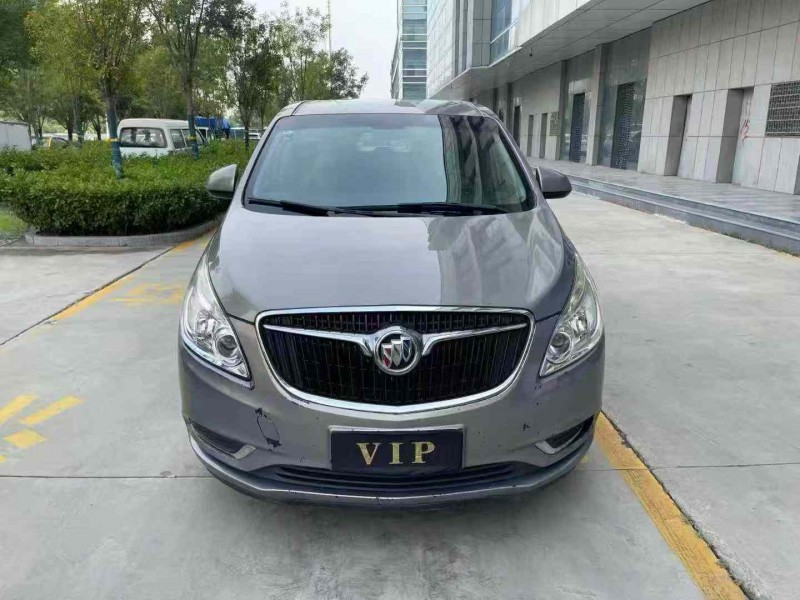 济宁19年别克GL81