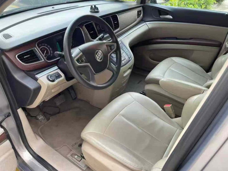 济宁19年别克GL85