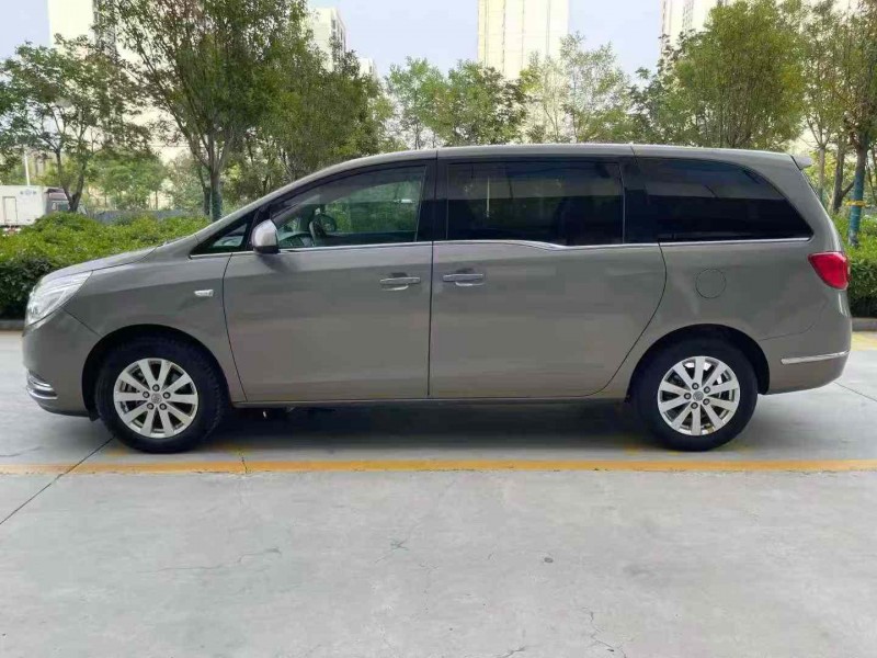 济宁19年别克GL86