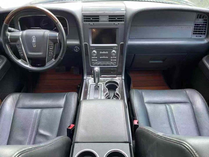 济宁18年林肯领航员4