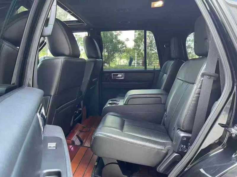 济宁18年林肯领航员5