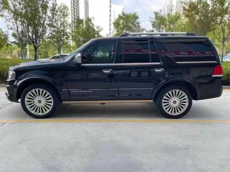 济宁18年林肯领航员7