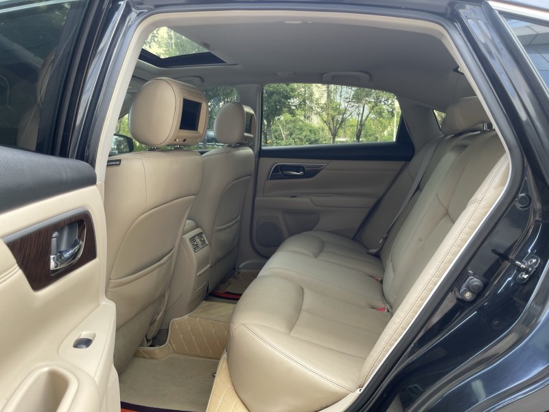 济宁14年日产天籁5