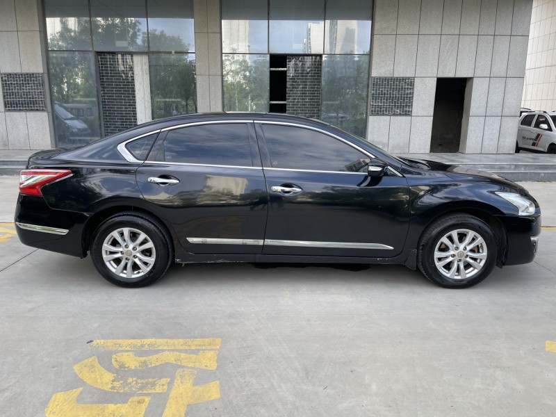 济宁14年日产天籁7