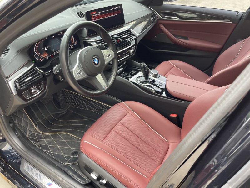 济宁23年宝马5系8