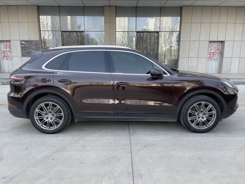 济宁20年保时捷卡宴4