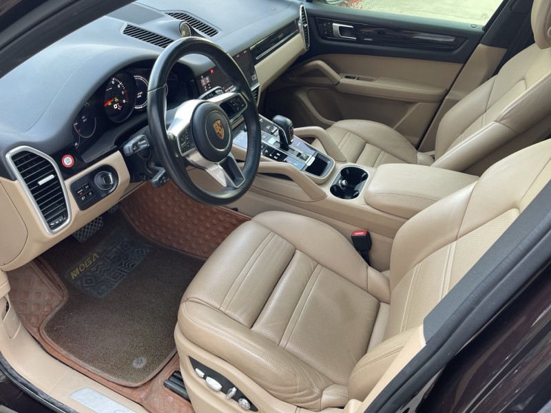 济宁20年保时捷卡宴5