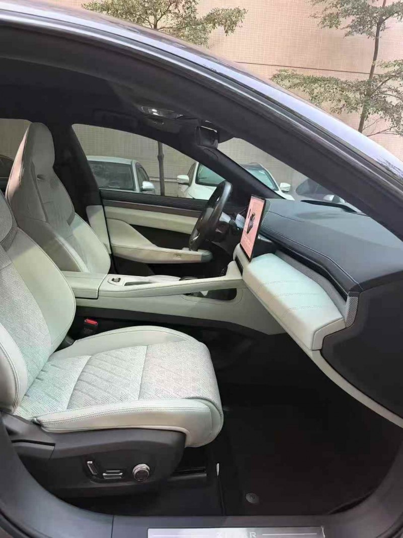 珠海24年极氪汽车0014