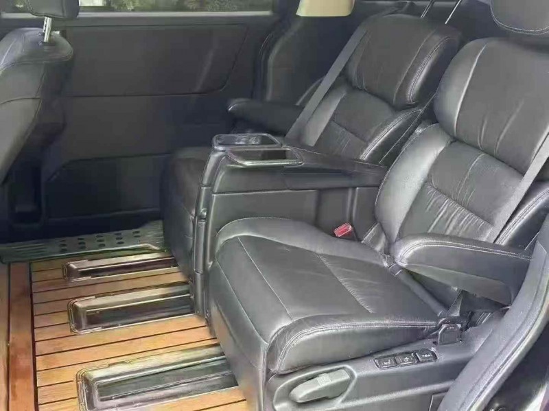 萍乡18年本田艾力绅5