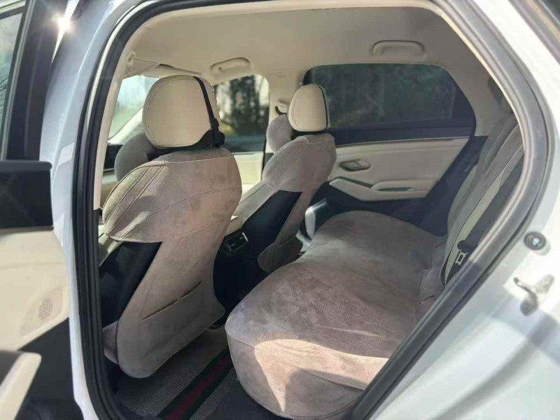 宝鸡25年比亚迪秦5