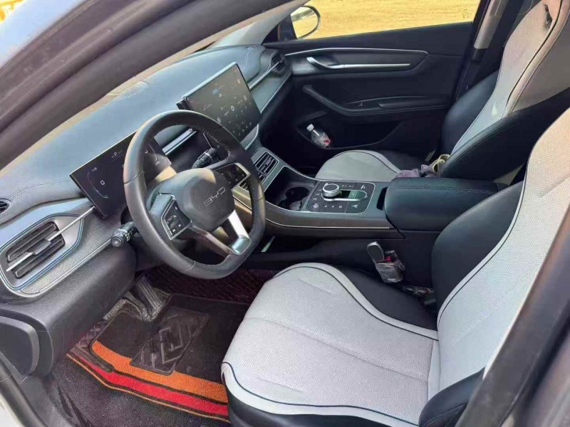 承德24年比亚迪驱逐舰6