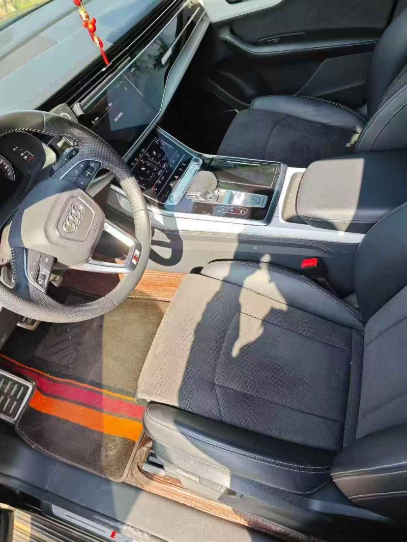 济南19年奥迪Q87