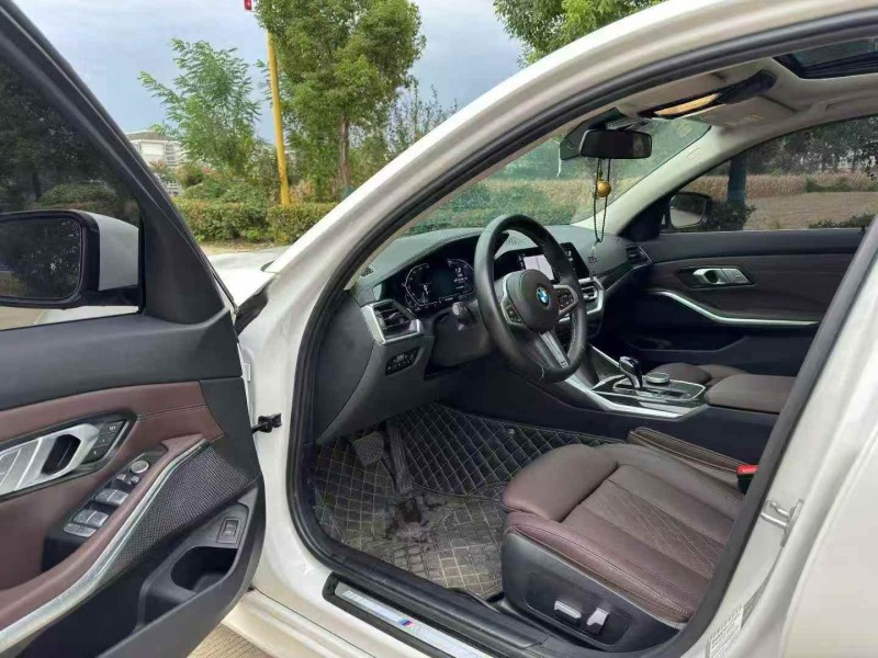 淮安21年宝马3系7