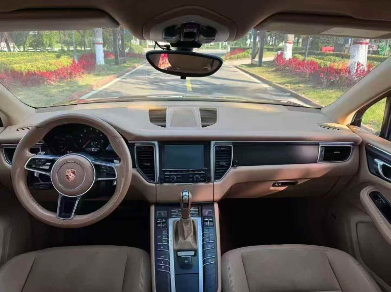 威海15年保时捷Macan6