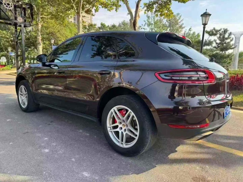 威海15年保时捷Macan8