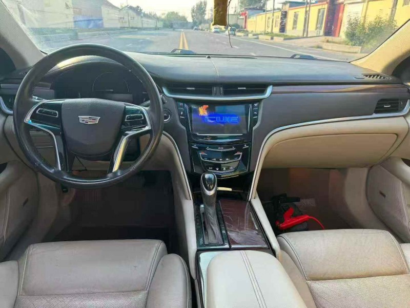 济宁17年凯迪拉克XTS4