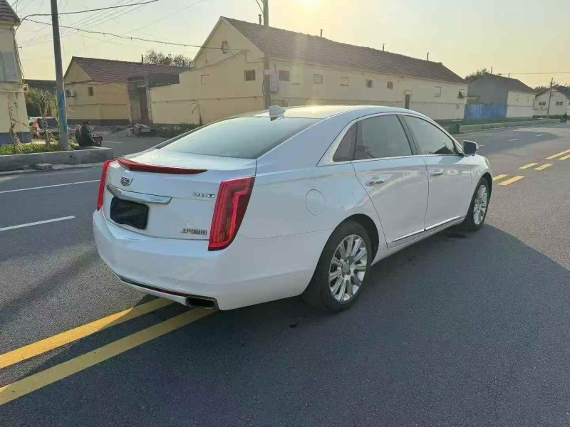 济宁17年凯迪拉克XTS5