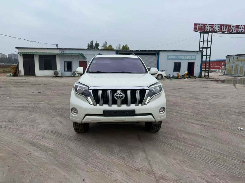 青岛12年丰田普拉多1