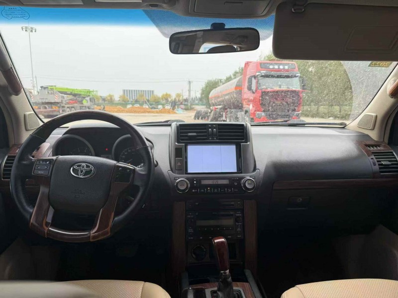 青岛12年丰田普拉多6