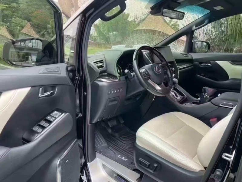 深圳23年雷克萨斯LM300H6