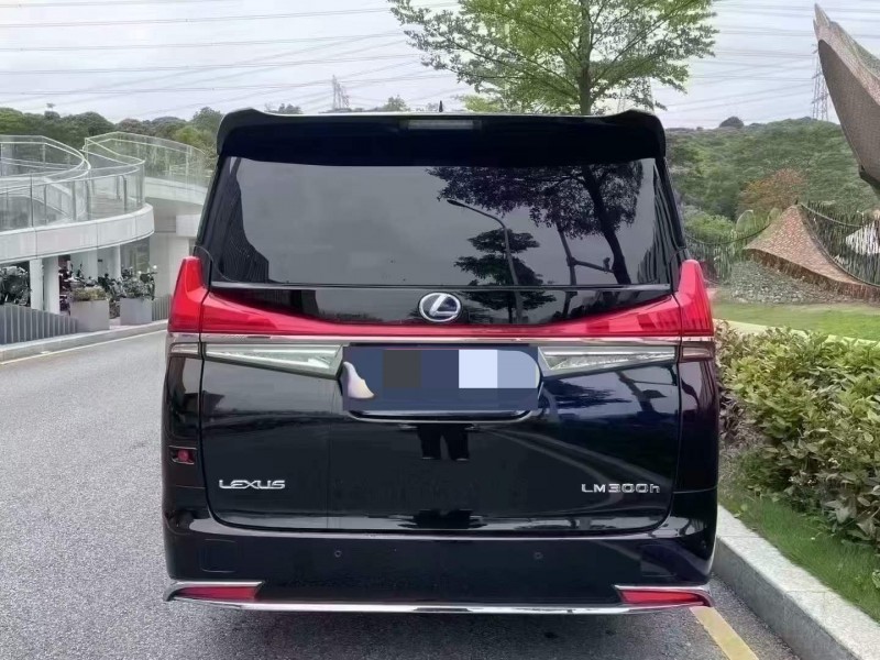 深圳23年雷克萨斯LM300H9