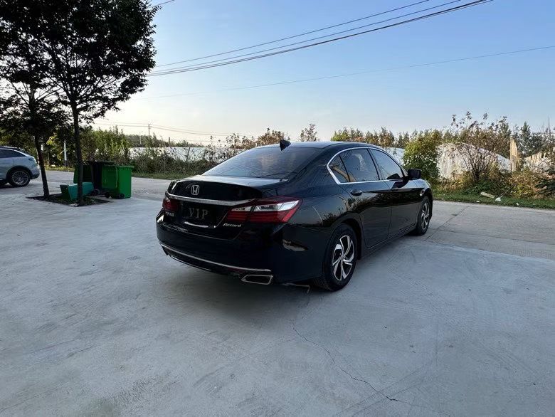 徐州17年本田雅阁4